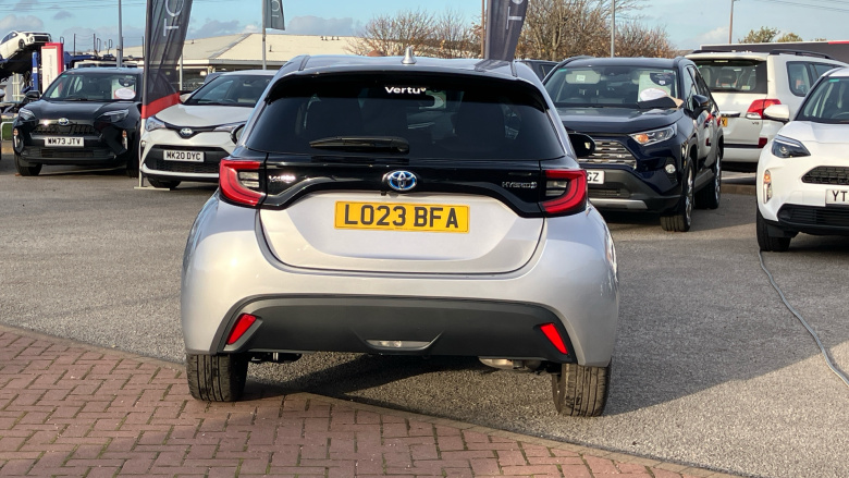 Toyota Yaris 1.5 Hybrid Design 5dr CVT Hybrid Hatchback